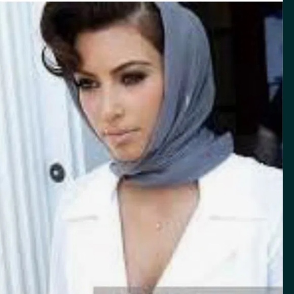 🛍Bundle sale🛍Kardashian Kollection Peach and Gray Ombre Scarf NWT - Picture 3 of 10